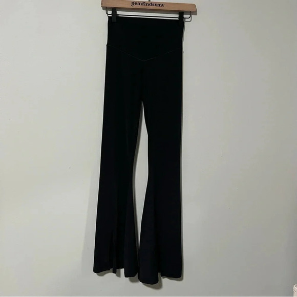 Aerie OFFLINE Real Me Xtra High Waisted Slit Flare Legging Small - Picture 9 of 10